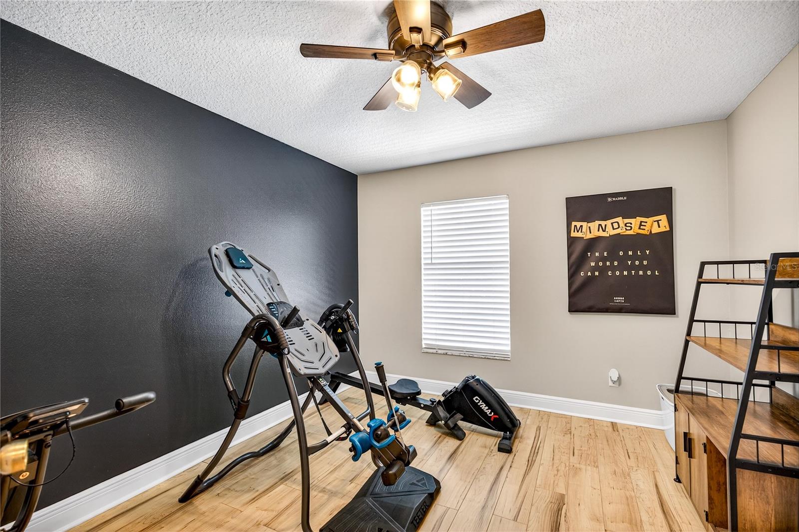 Image 17 of 38 For 319 Eastridge Drive