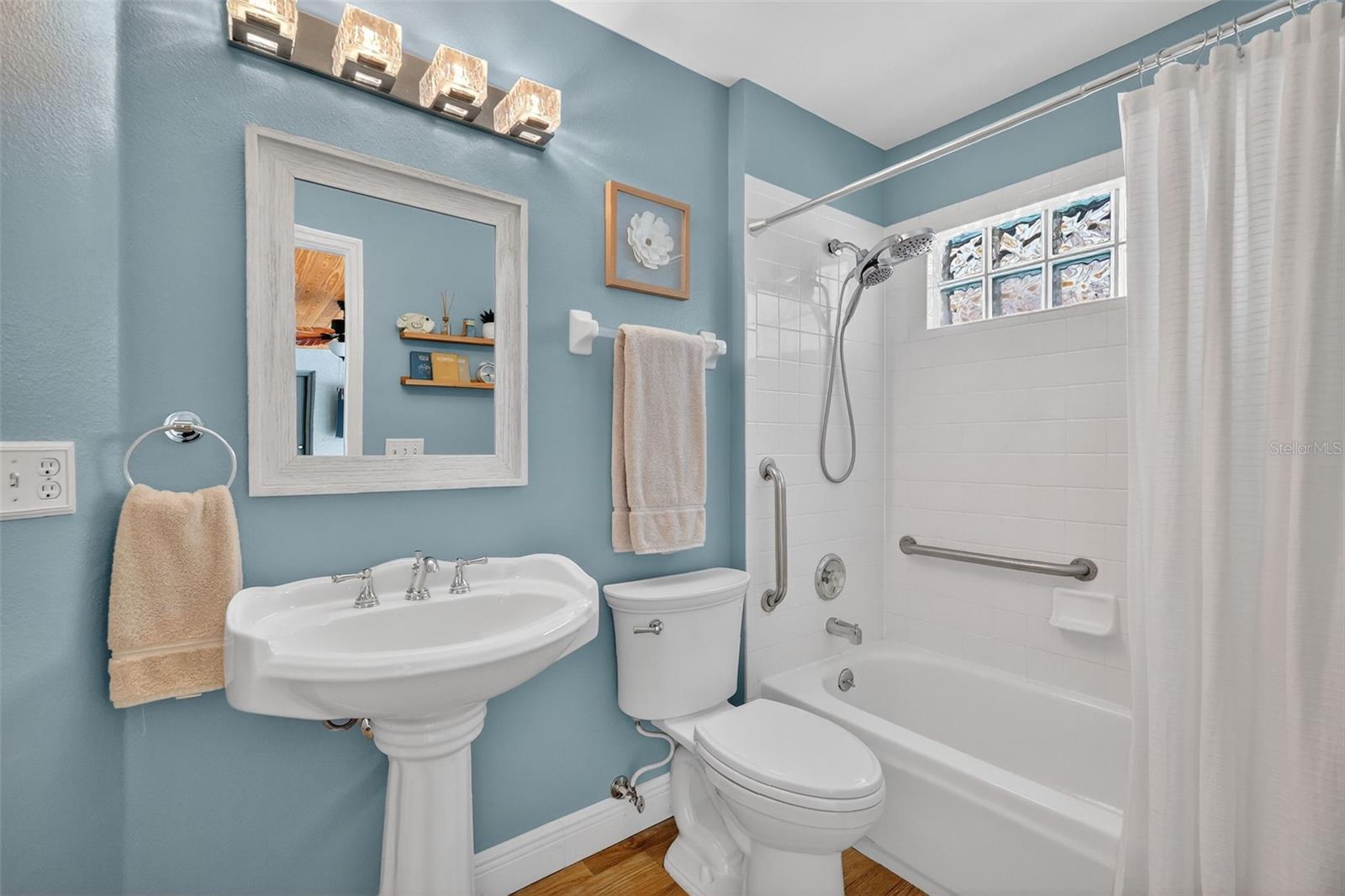 Image 18 of 38 For 319 Eastridge Drive