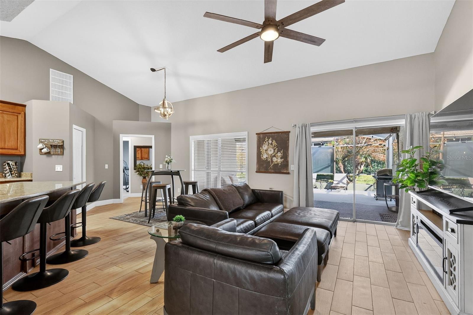 Image 6 of 38 For 319 Eastridge Drive