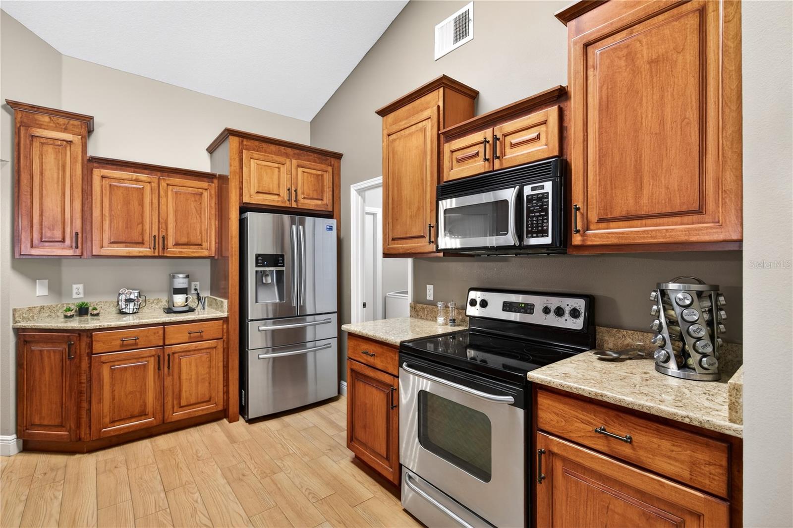 Image 9 of 38 For 319 Eastridge Drive