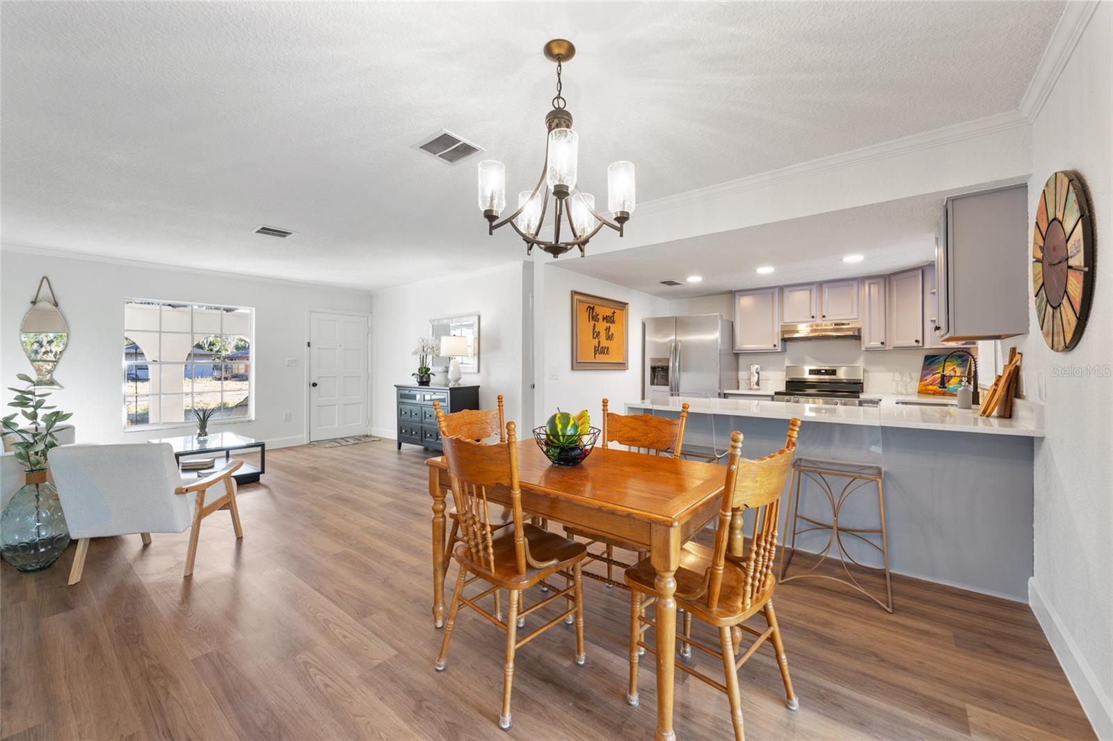 Image 10 of 28 For 507 Bates Avenue