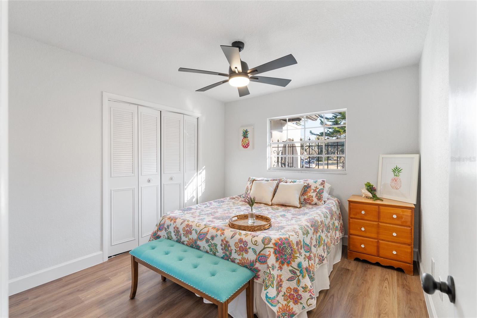 Image 14 of 28 For 507 Bates Avenue