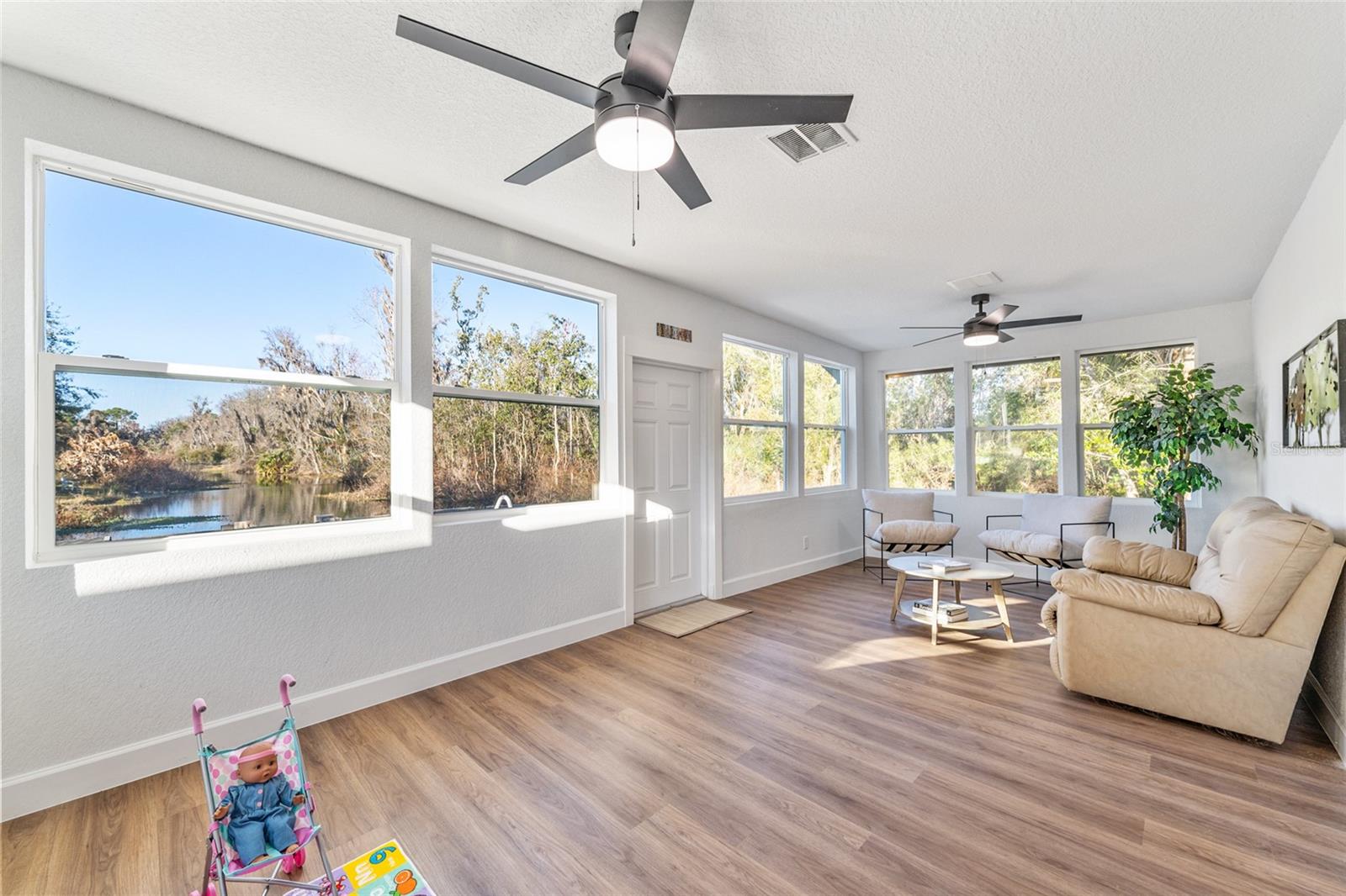 Image 19 of 28 For 507 Bates Avenue