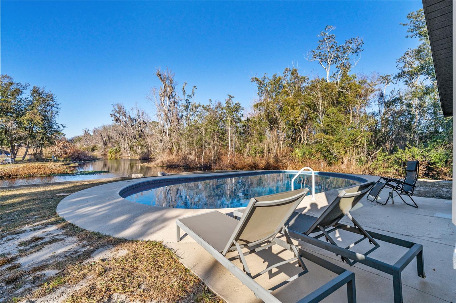 Image 21 of 28 For 507 Bates Avenue