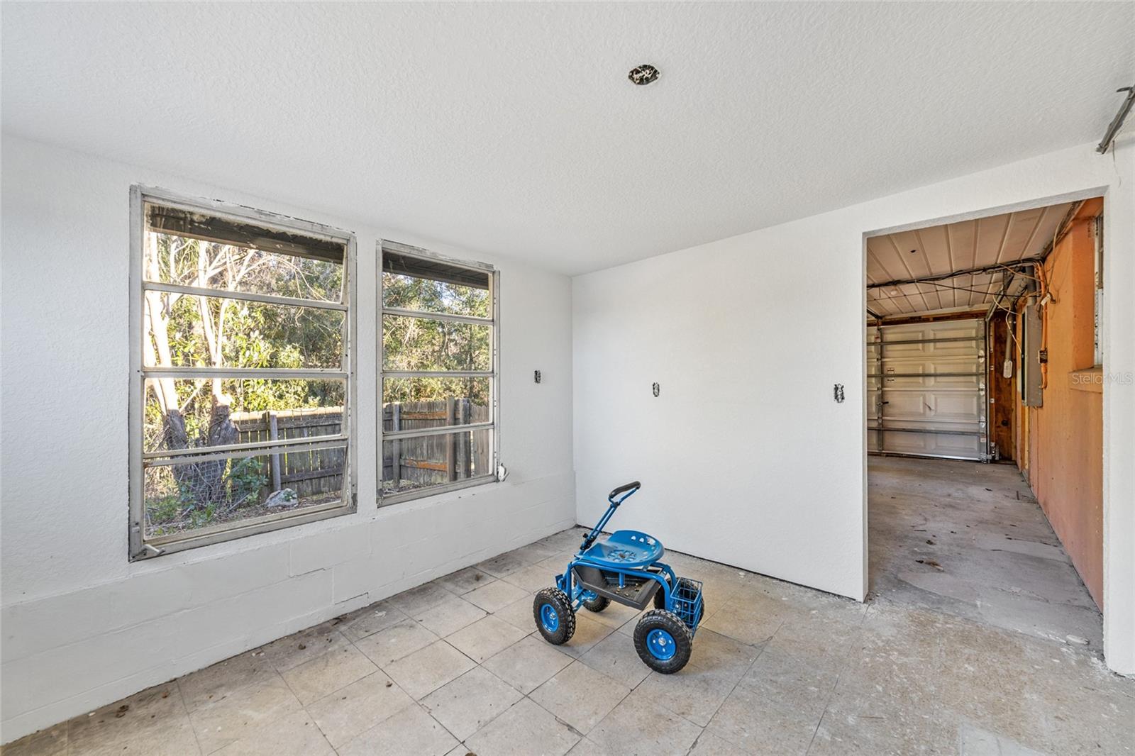 Image 22 of 28 For 507 Bates Avenue