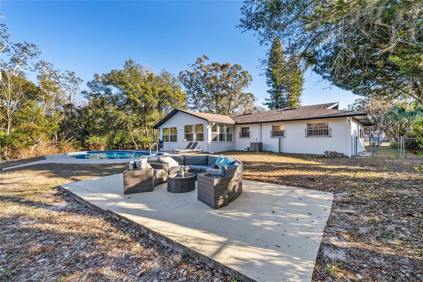 Image 24 of 28 For 507 Bates Avenue