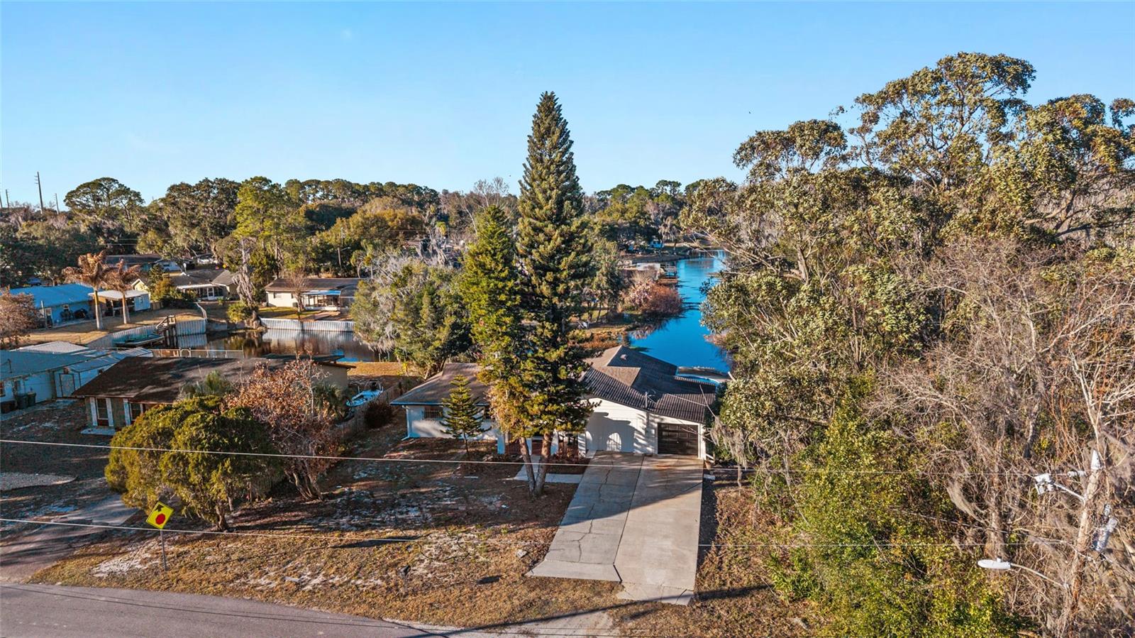 Image 25 of 28 For 507 Bates Avenue