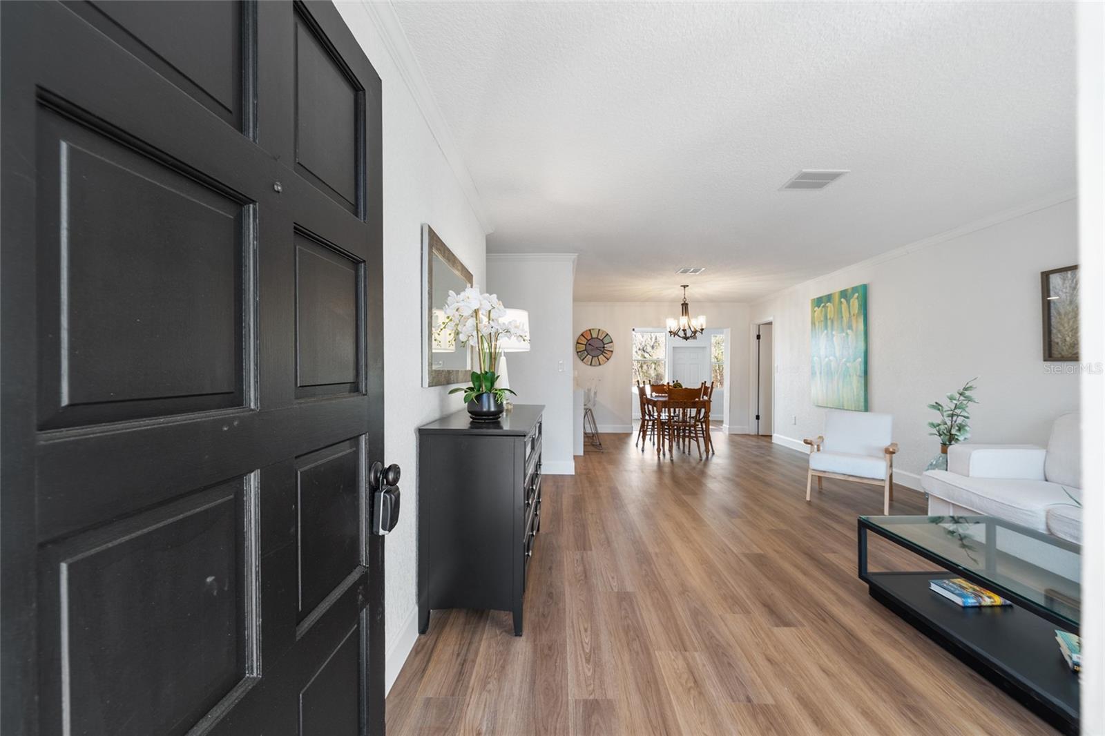 Image 5 of 28 For 507 Bates Avenue