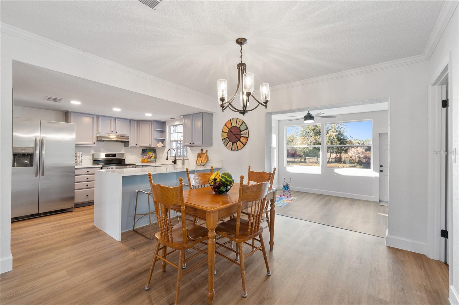 Image 7 of 28 For 507 Bates Avenue