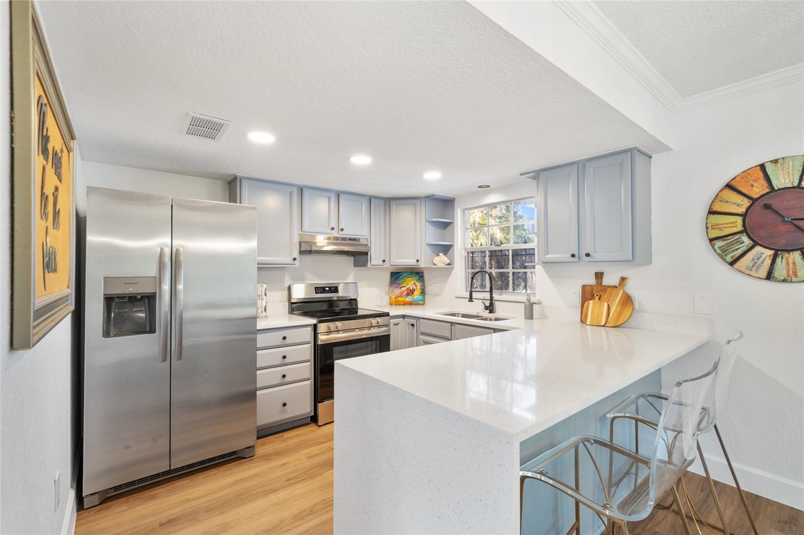 Image 8 of 28 For 507 Bates Avenue