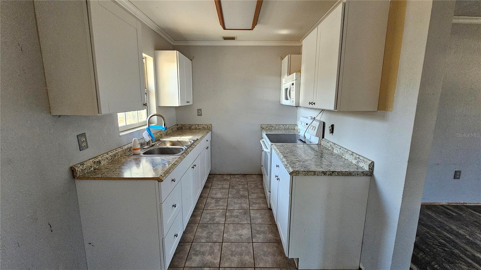 Image 10 of 20 For 2115 Woodland Boulevard