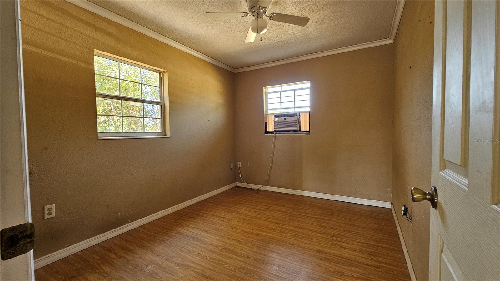 Image 15 of 20 For 2115 Woodland Boulevard