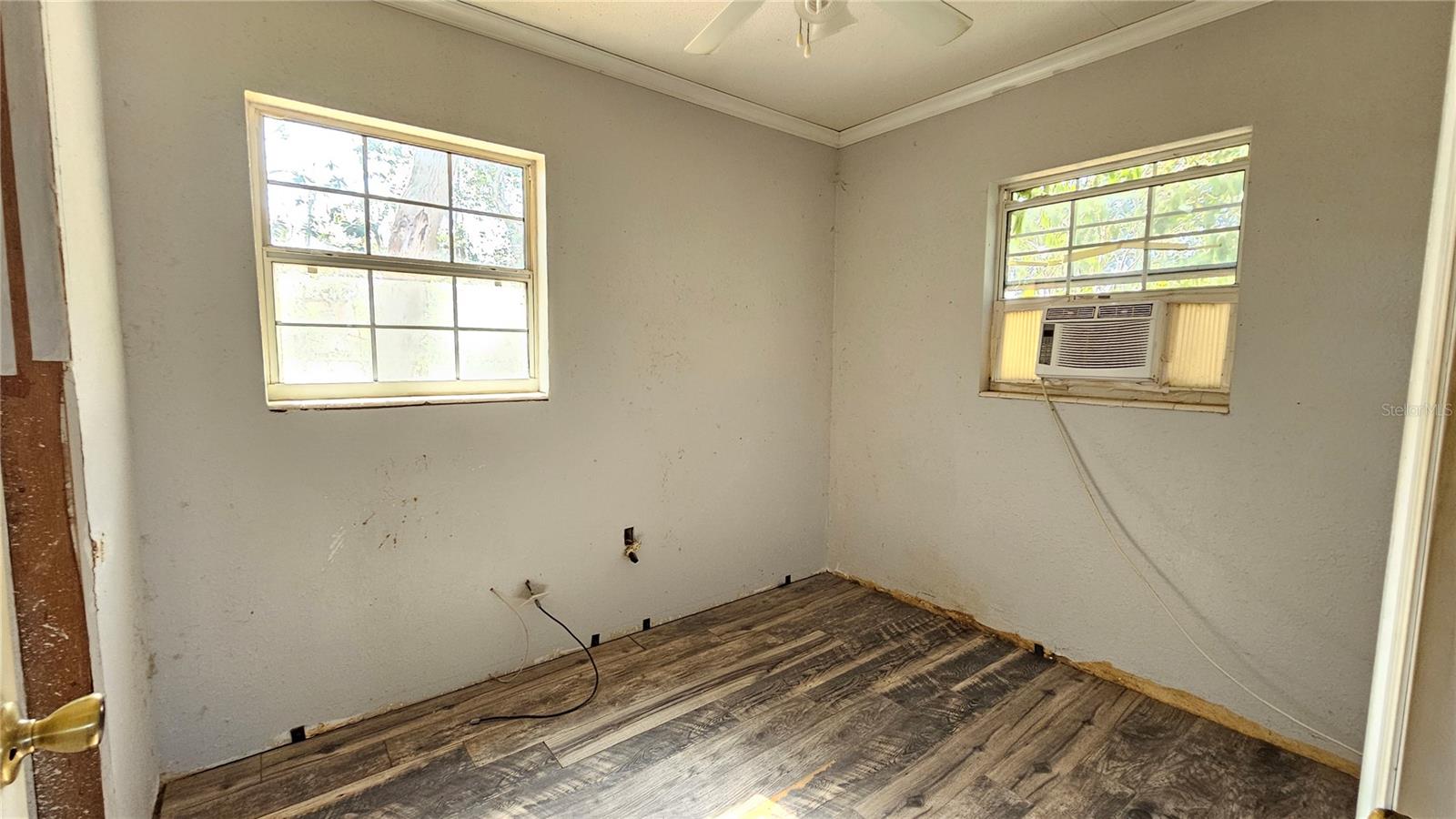 Image 17 of 20 For 2115 Woodland Boulevard