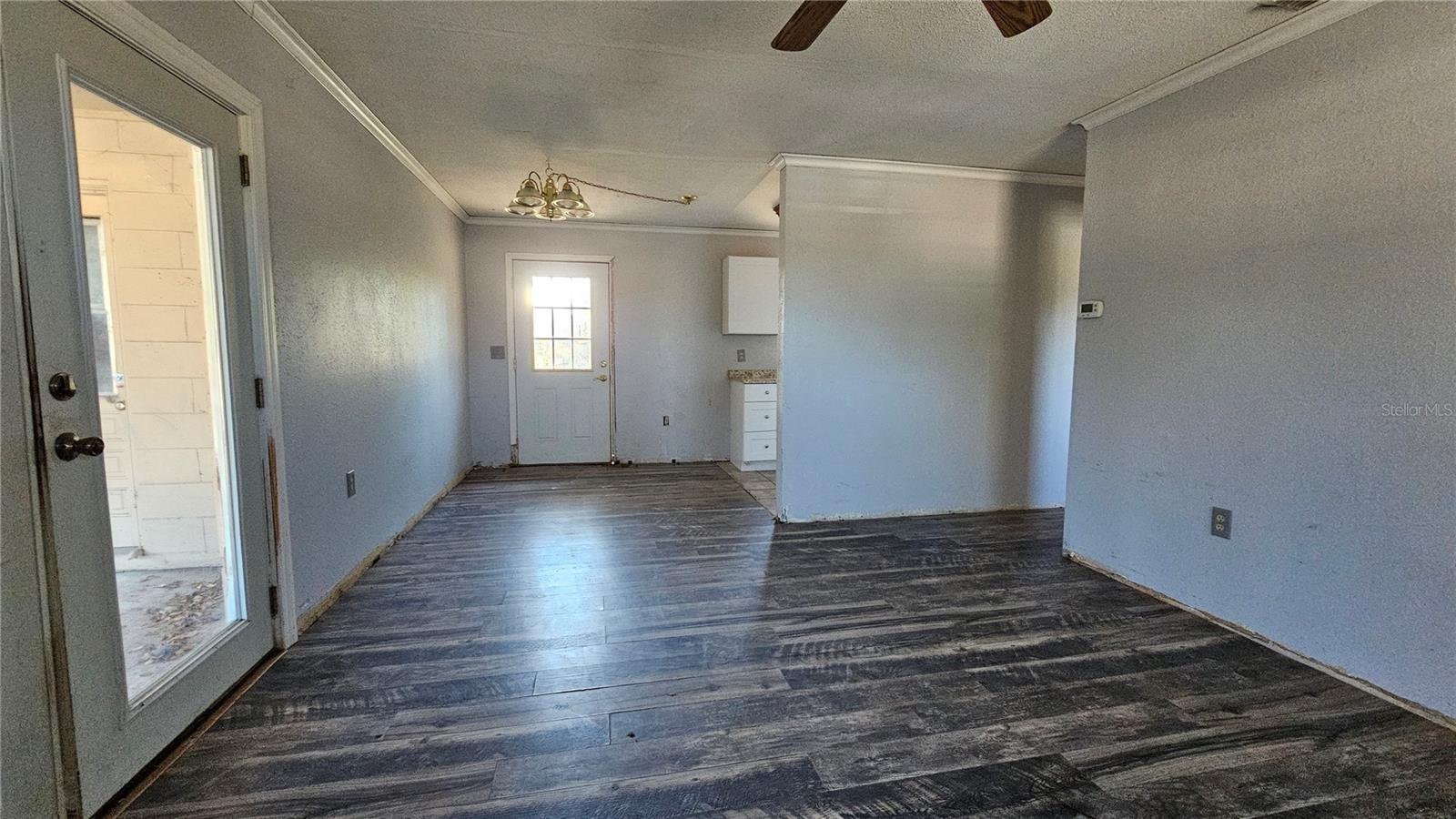 Image 7 of 20 For 2115 Woodland Boulevard