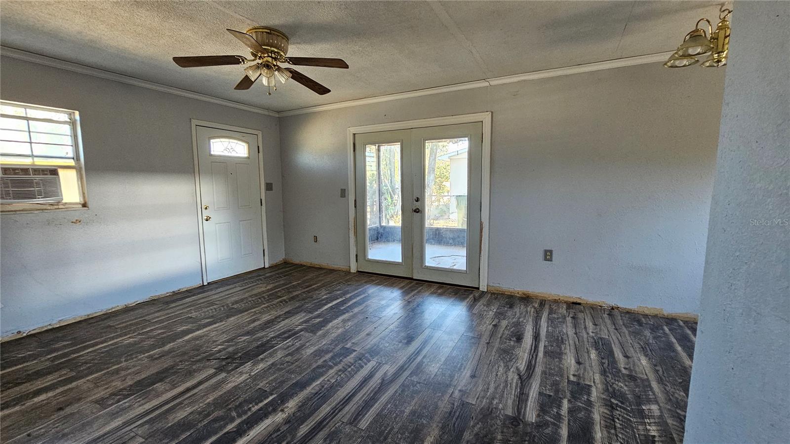 Image 8 of 20 For 2115 Woodland Boulevard