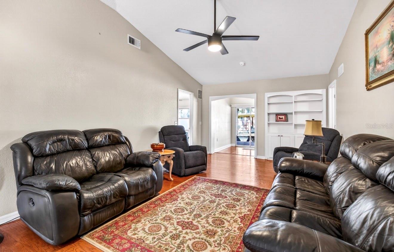 Image 10 of 36 For 35653 Calla Court