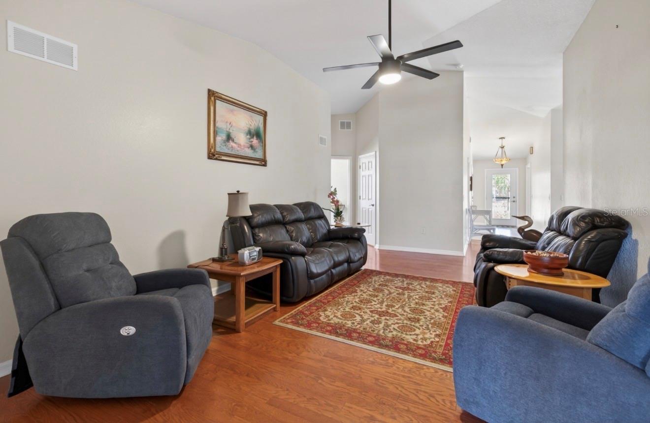 Image 11 of 36 For 35653 Calla Court