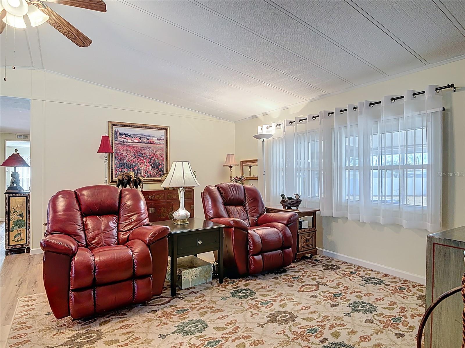 Image 17 of 62 For 1405 Skyline Court