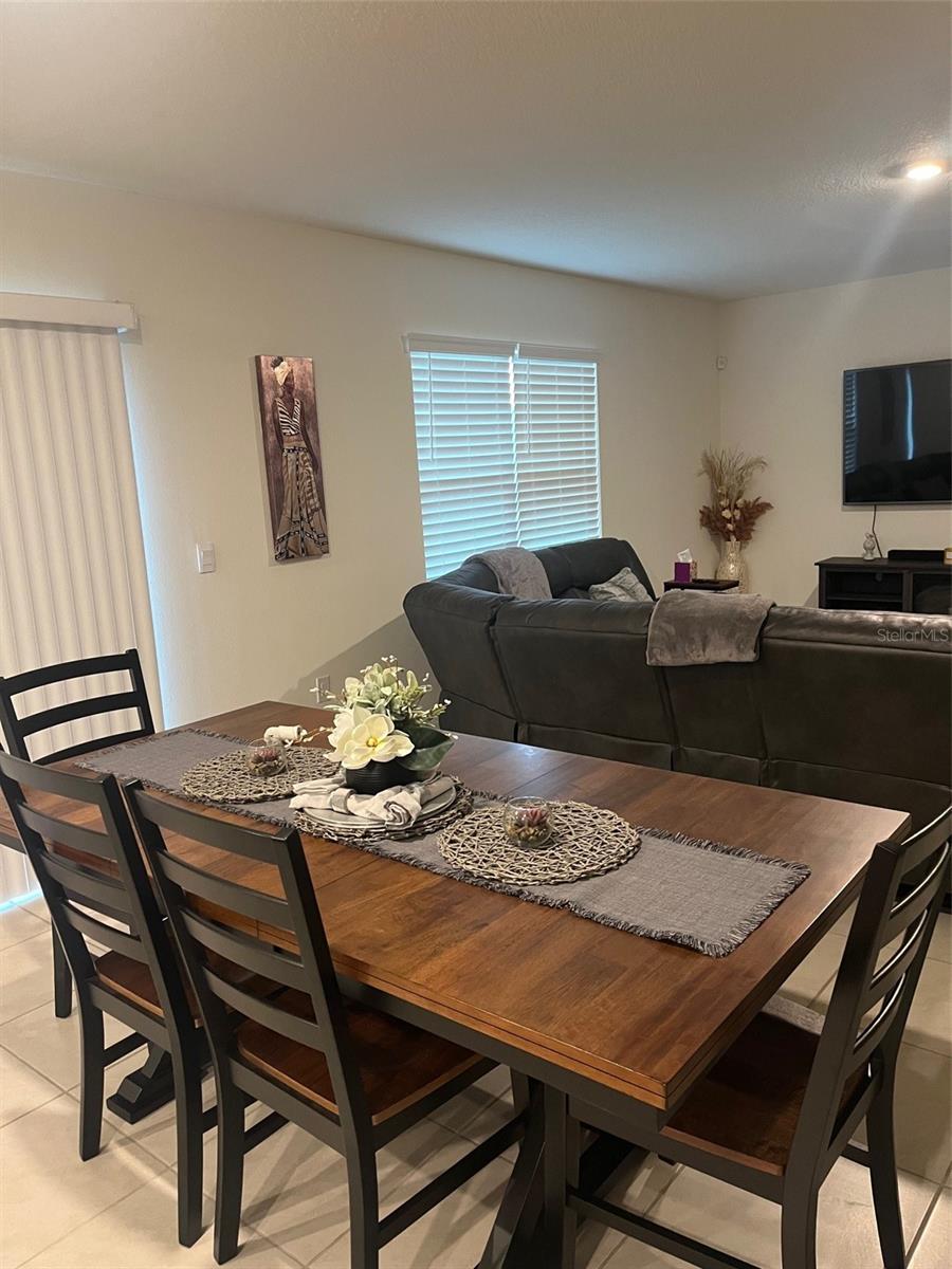 Image 6 of 11 For 9673 Black Walnut Drive