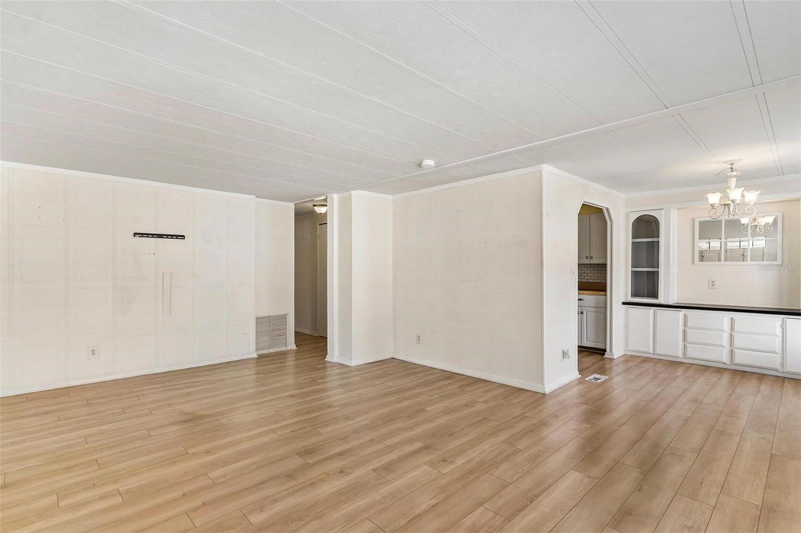 Image 10 of 34 For 2461 Karen Drive