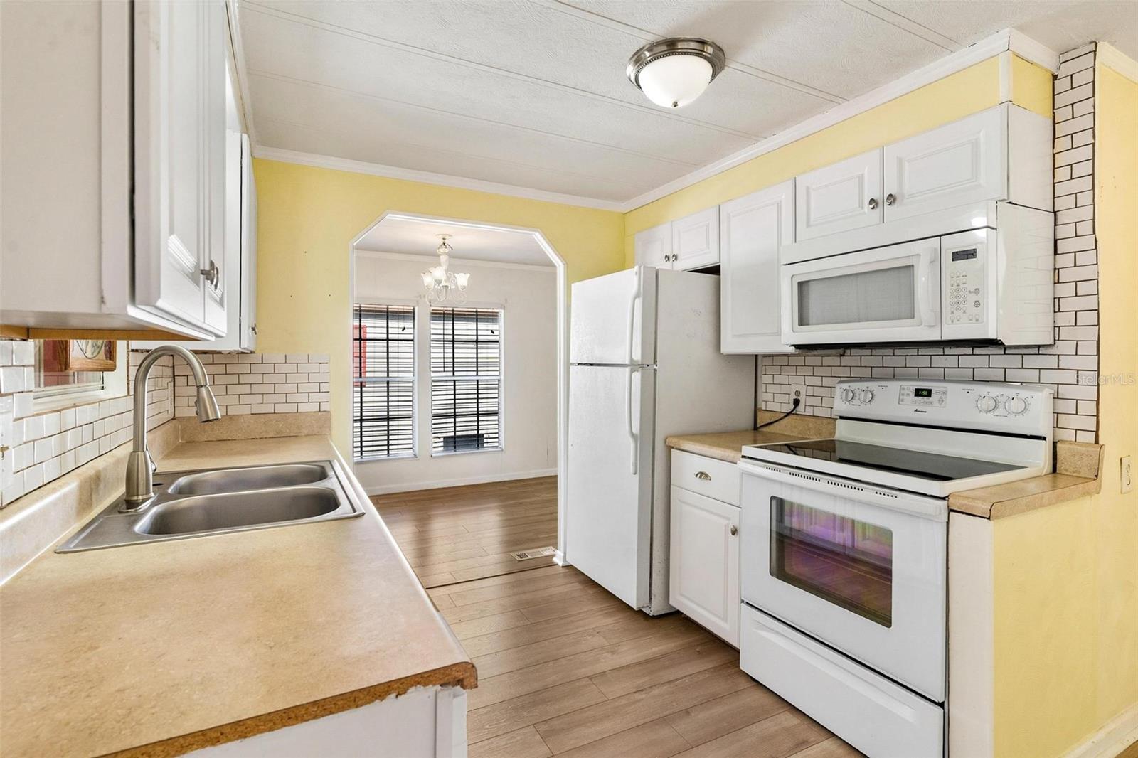 Image 13 of 34 For 2461 Karen Drive