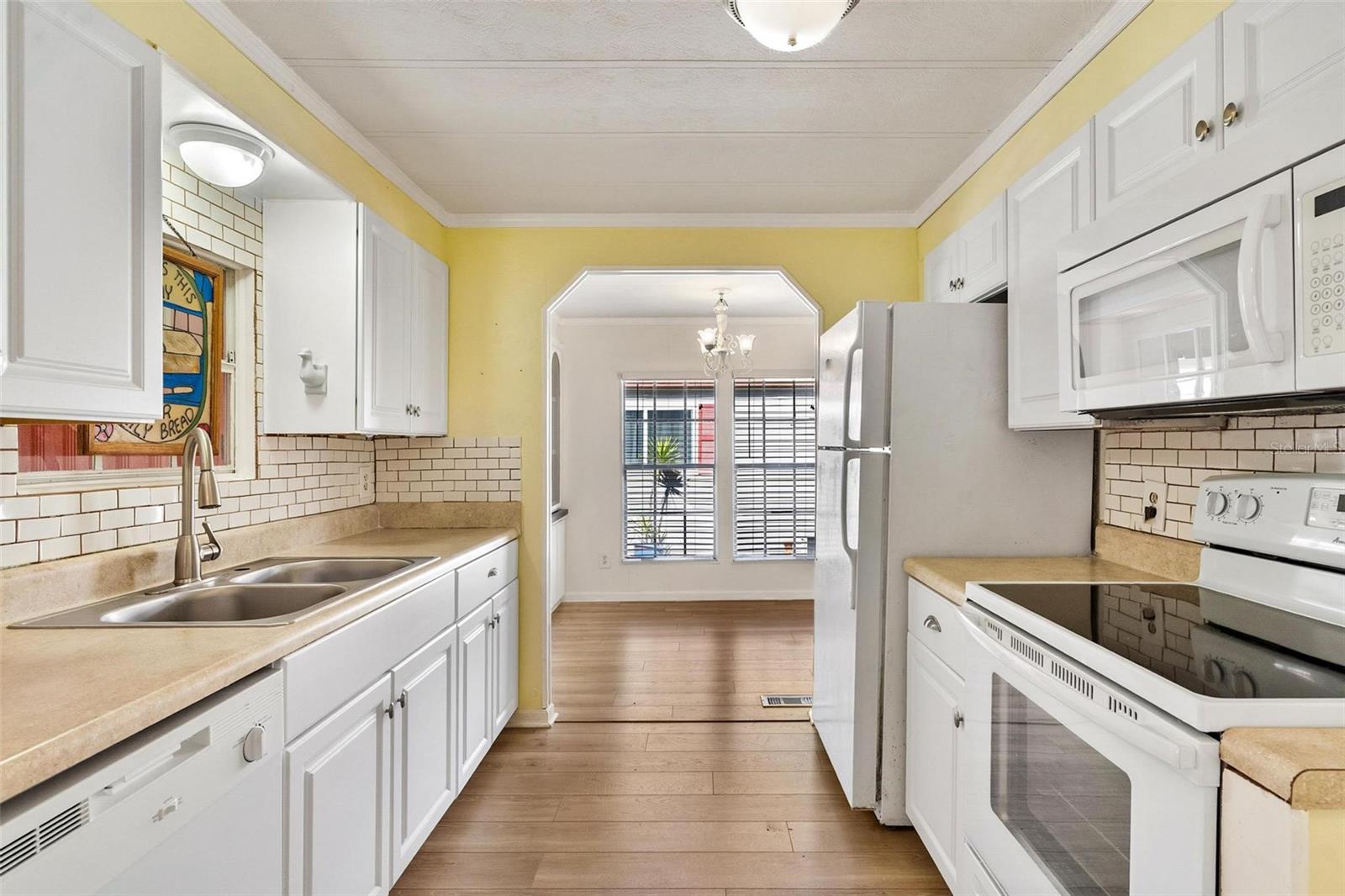 Image 14 of 34 For 2461 Karen Drive