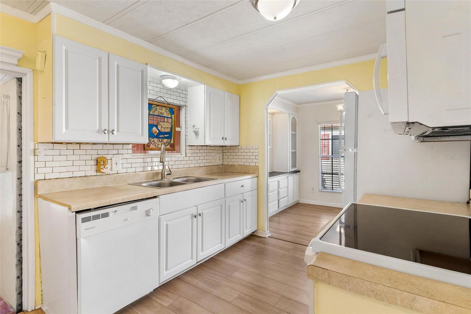 Image 15 of 34 For 2461 Karen Drive