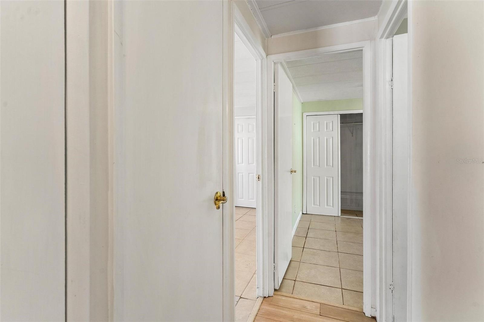 Image 20 of 34 For 2461 Karen Drive