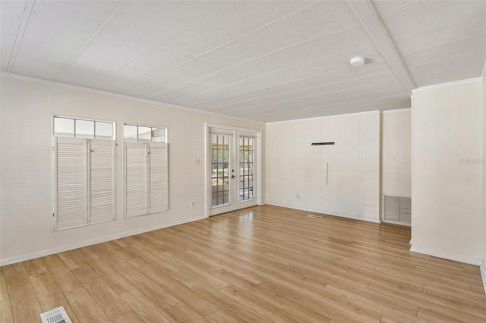 Image 9 of 34 For 2461 Karen Drive