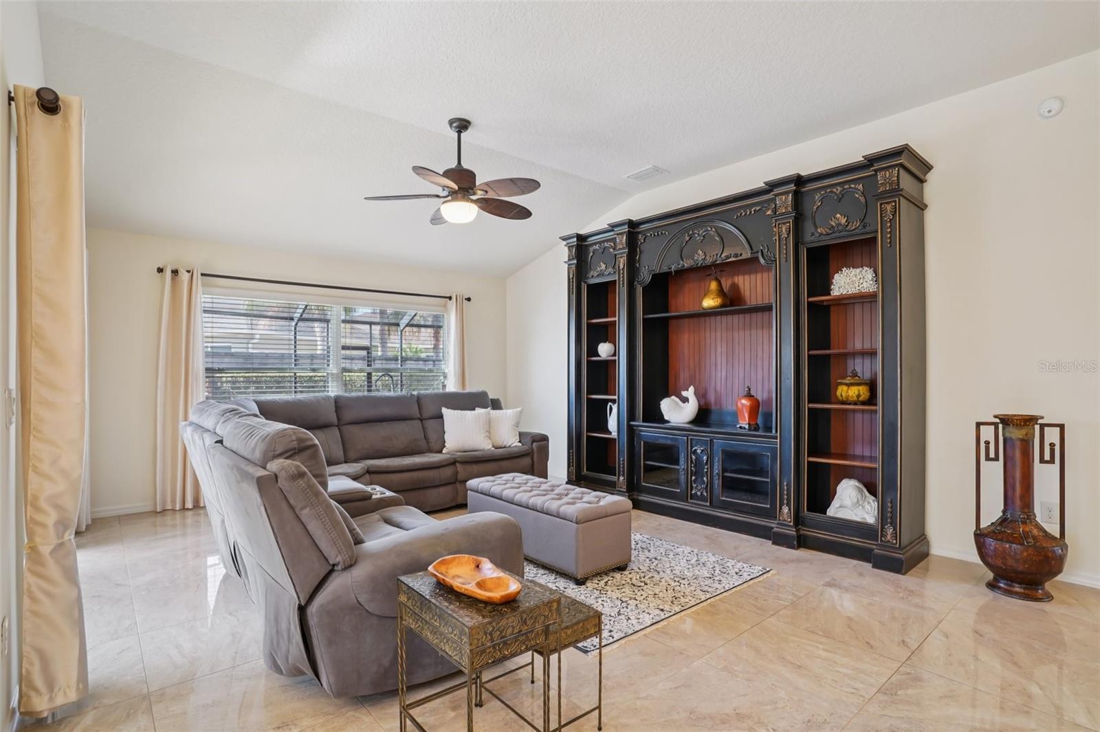 Image 10 of 44 For 1052 Becker Avenue