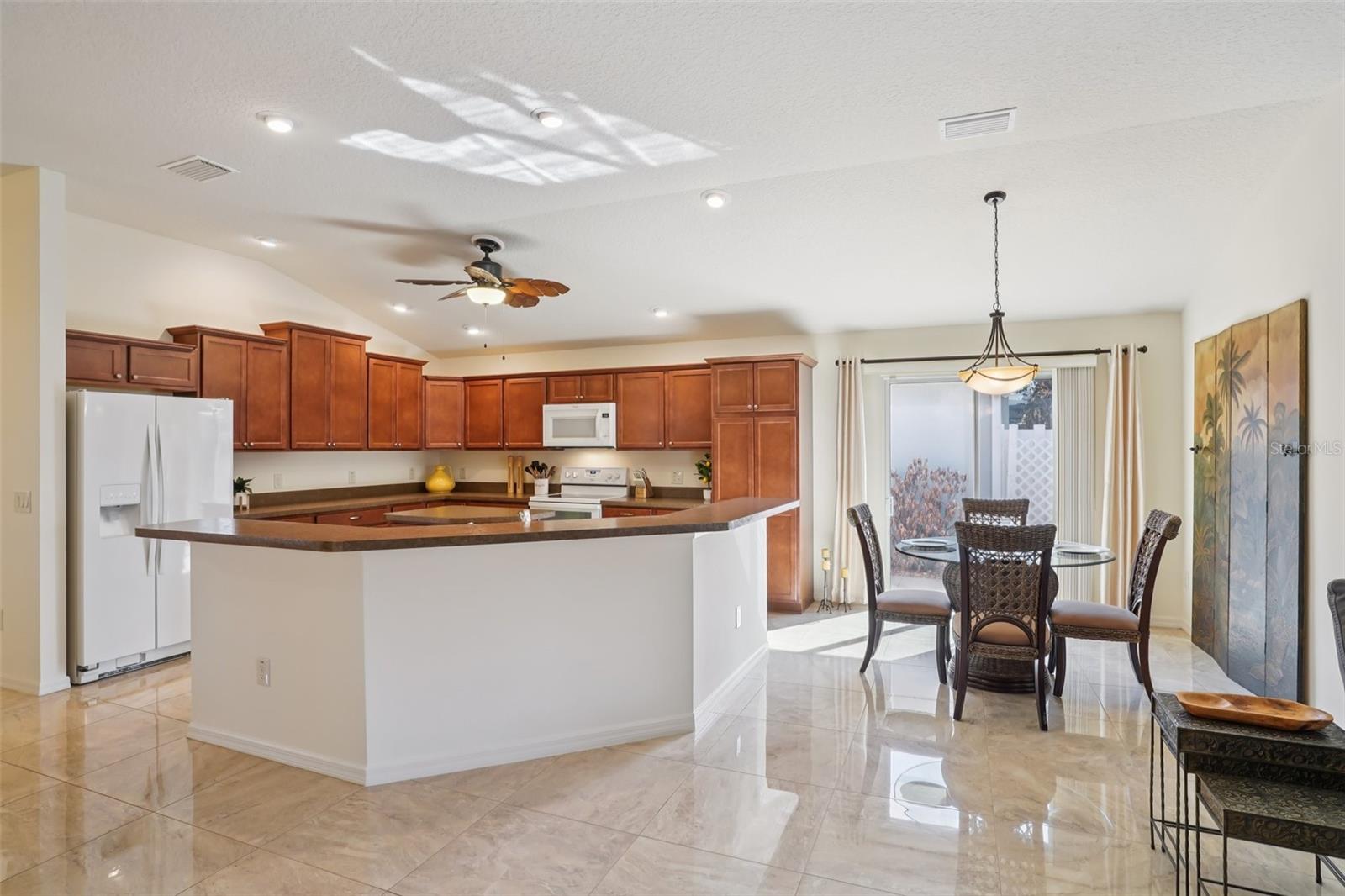 Image 11 of 44 For 1052 Becker Avenue