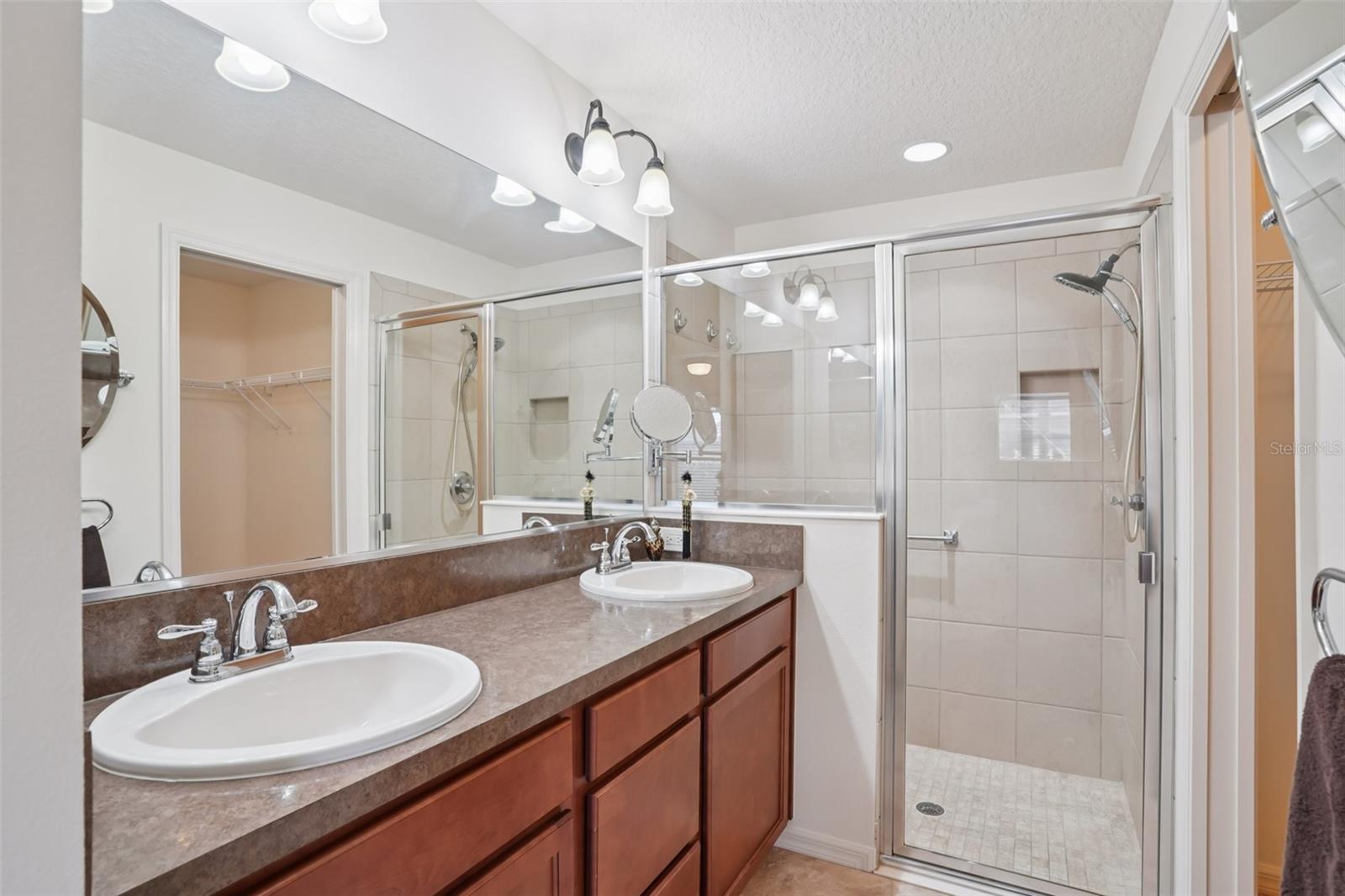 Image 20 of 44 For 1052 Becker Avenue