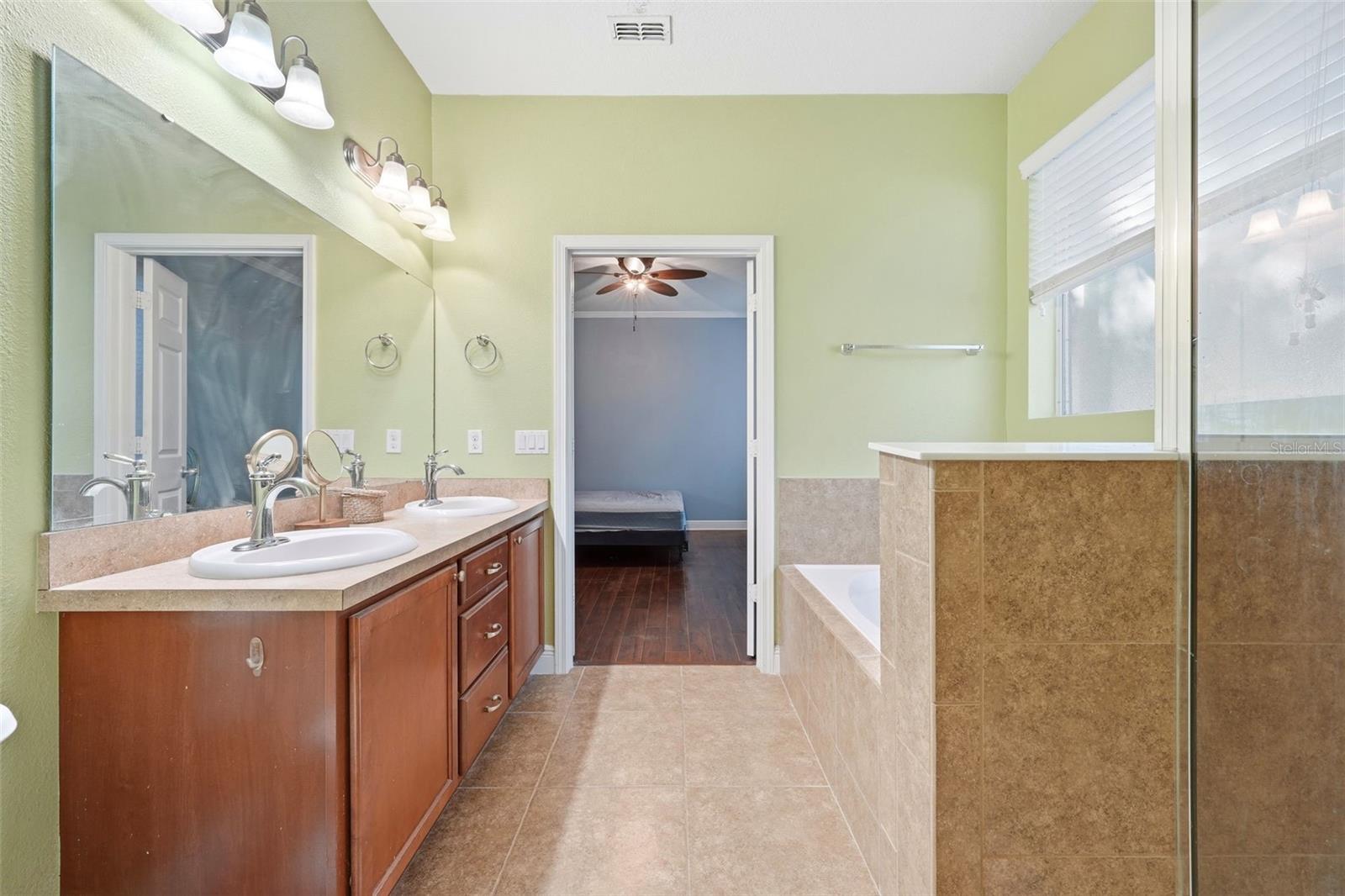 Image 28 of 42 For 30235 Cheval Street