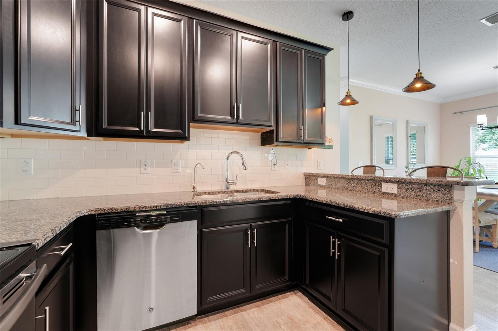 Image 10 of 46 For 3550 Fairwaters Court D