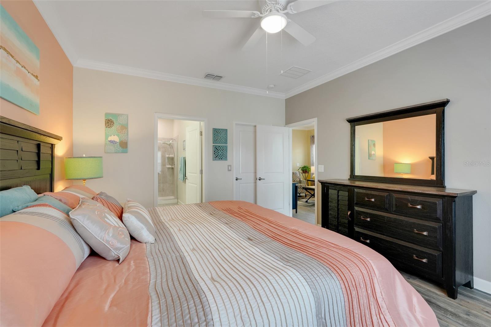 Image 16 of 46 For 3550 Fairwaters Court D