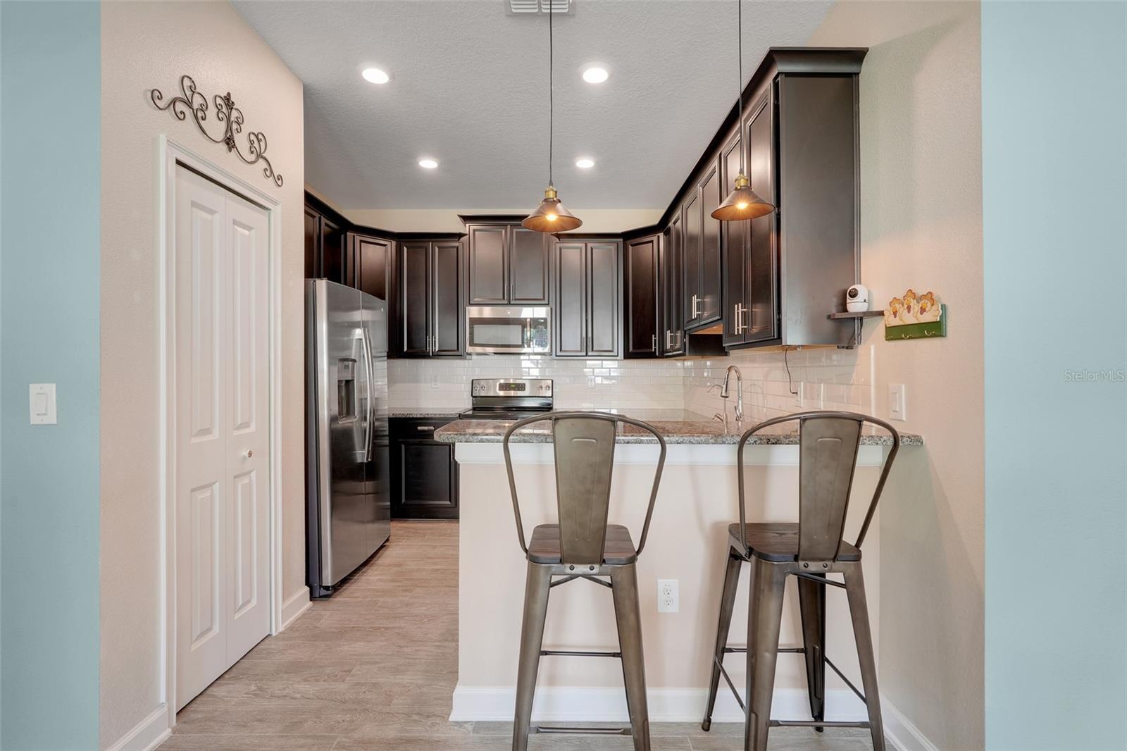 Image 8 of 46 For 3550 Fairwaters Court D