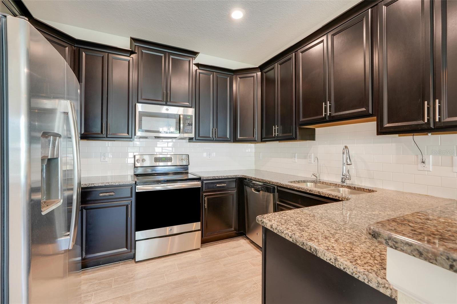 Image 9 of 46 For 3550 Fairwaters Court D