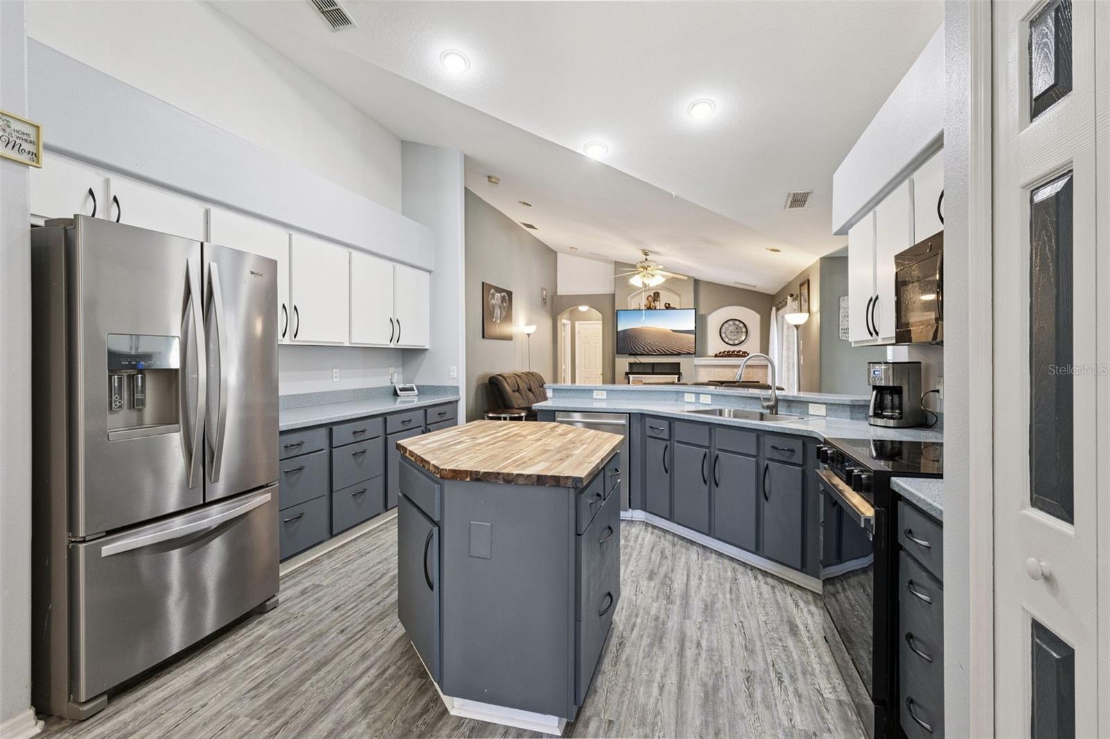 Image 12 of 40 For 13942 Greater Pines Boulevard