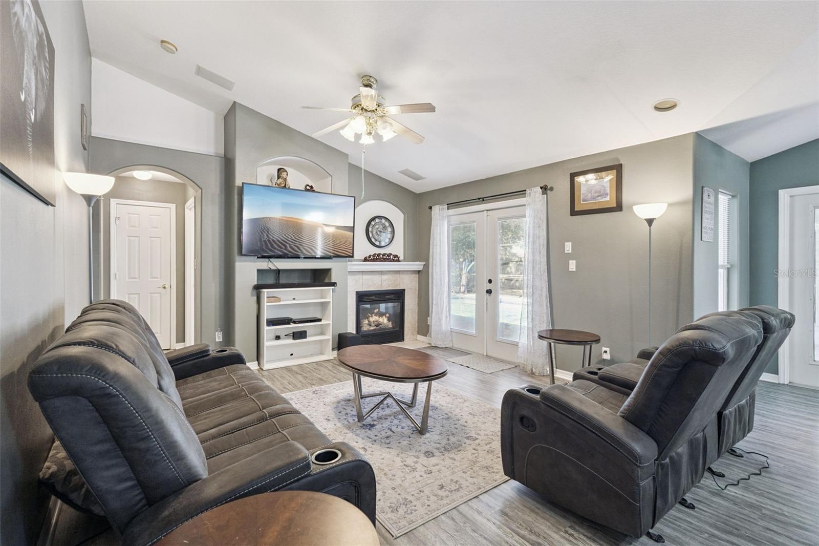 Image 15 of 40 For 13942 Greater Pines Boulevard