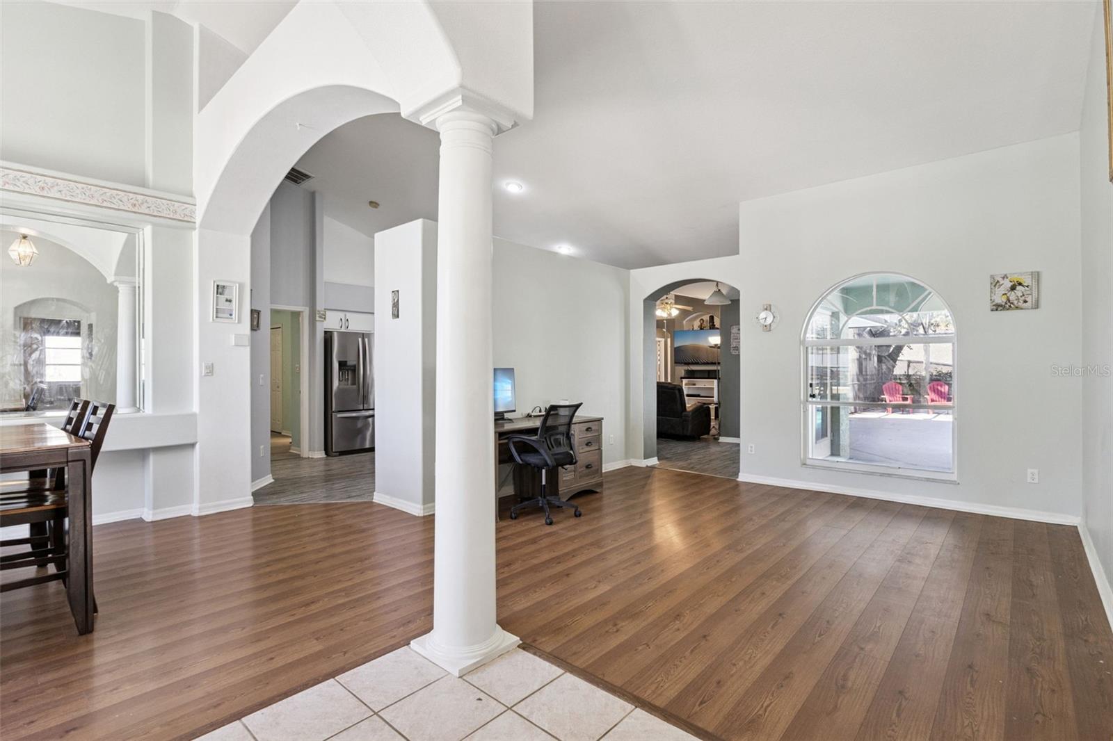 Image 5 of 40 For 13942 Greater Pines Boulevard