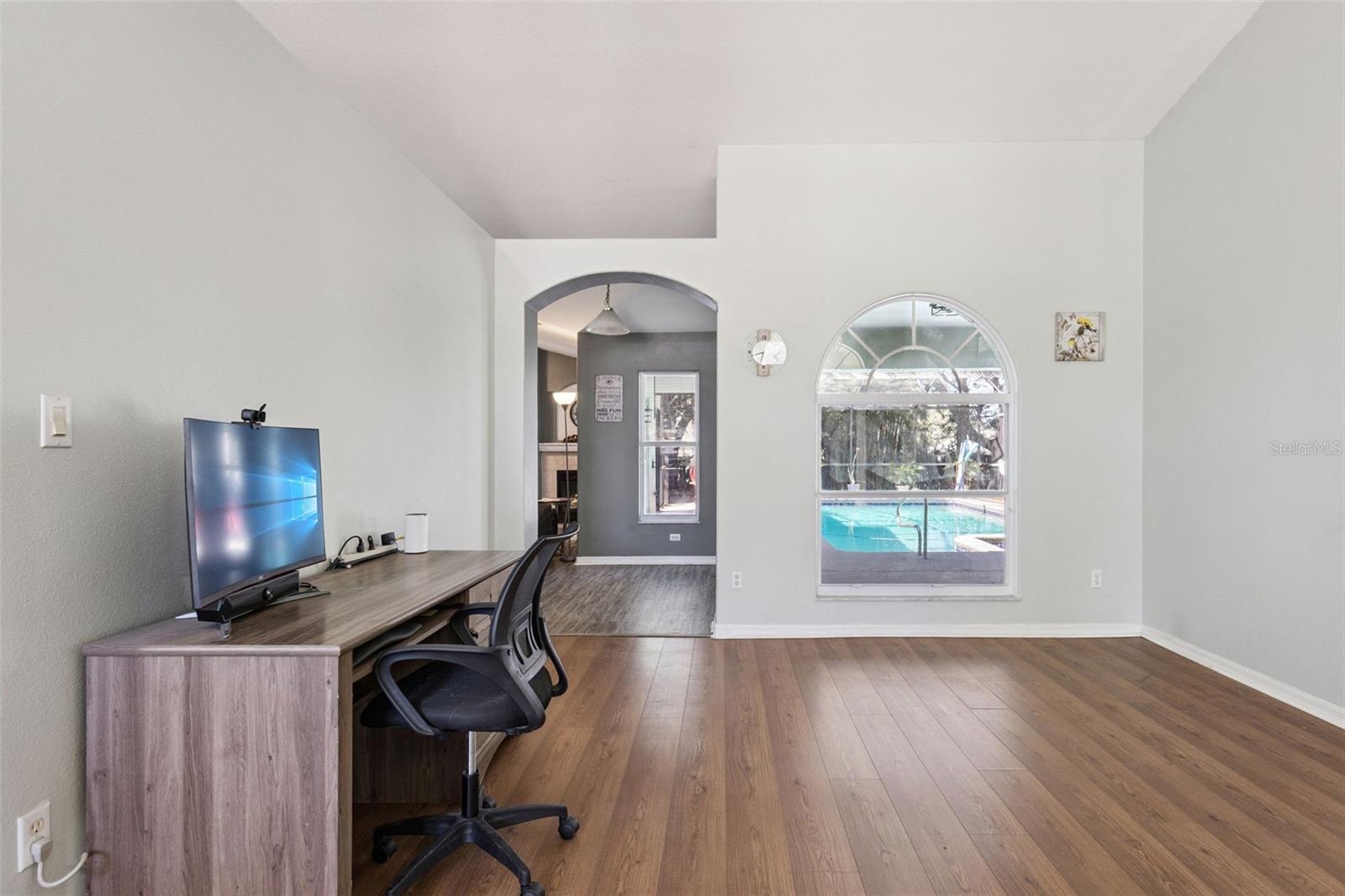 Image 7 of 40 For 13942 Greater Pines Boulevard