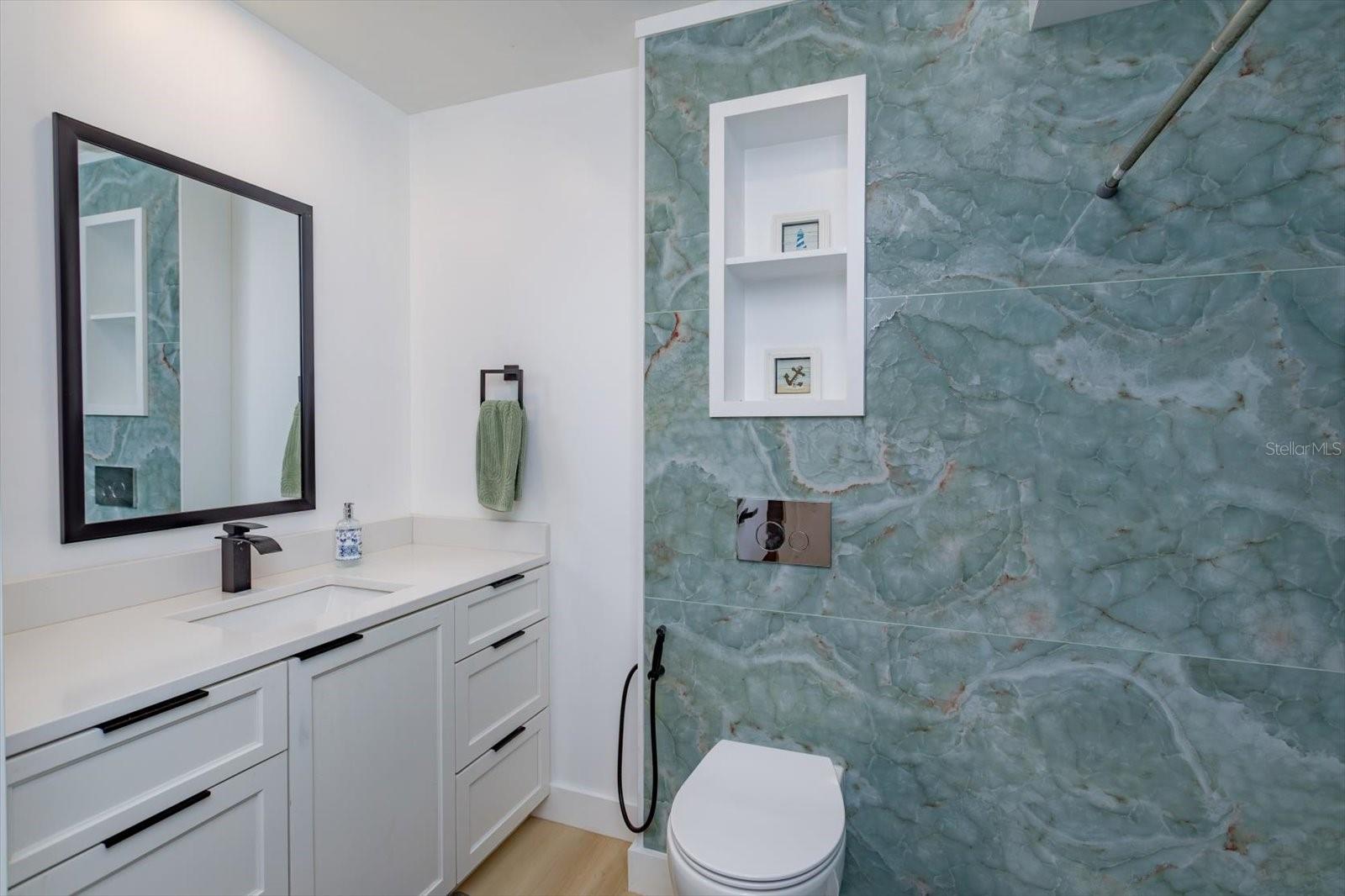 Image 11 of 16 For 2010 Lakeville Road N