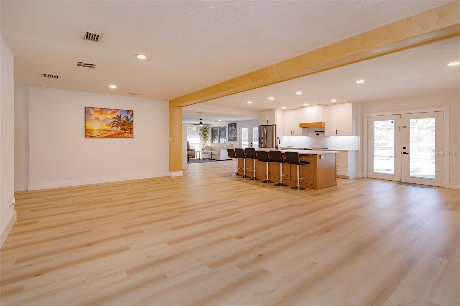 Image 4 of 16 For 2010 Lakeville Road N