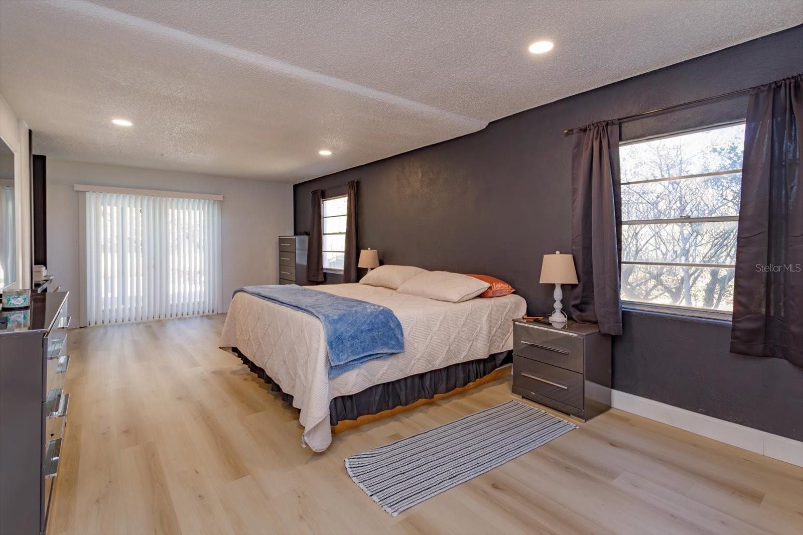 Image 7 of 16 For 2010 Lakeville Road N