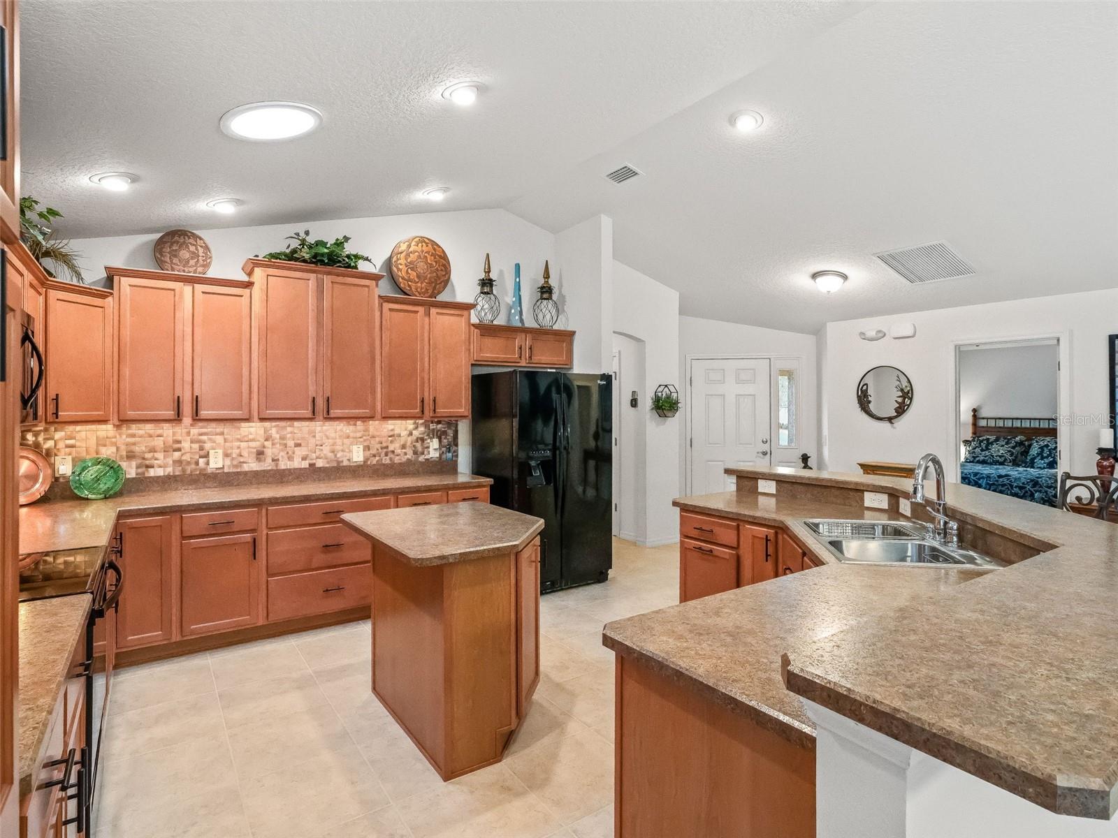 Image 11 of 52 For 3698 Robertson Way