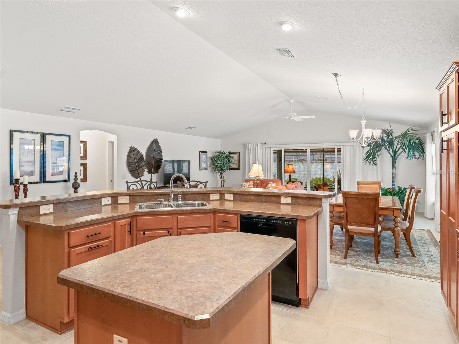 Image 13 of 52 For 3698 Robertson Way