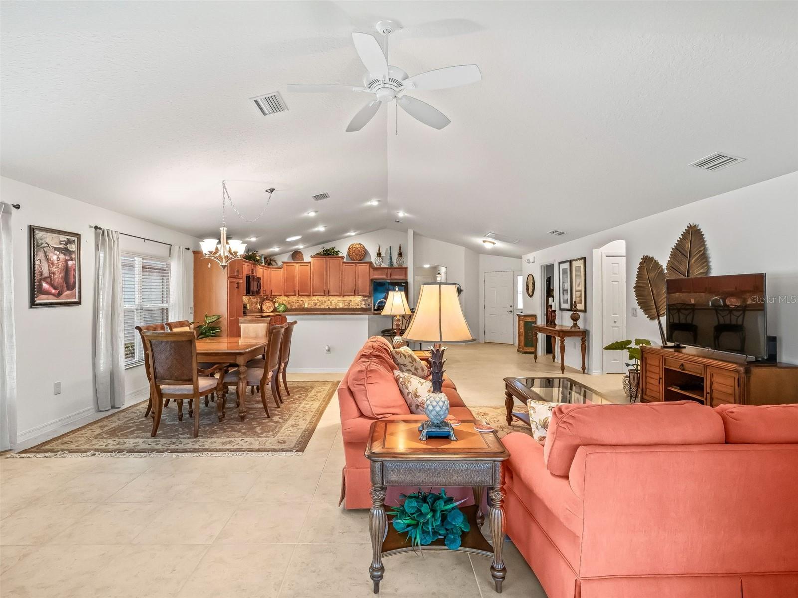 Image 20 of 52 For 3698 Robertson Way