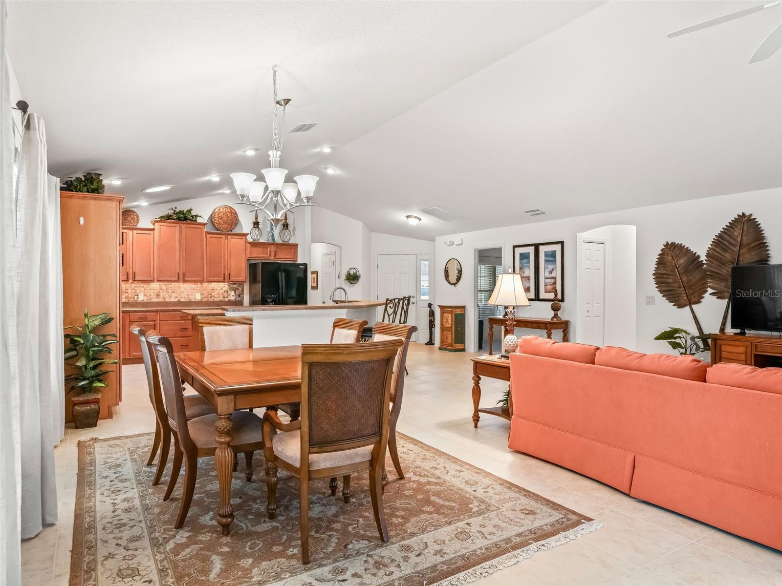 Image 21 of 52 For 3698 Robertson Way