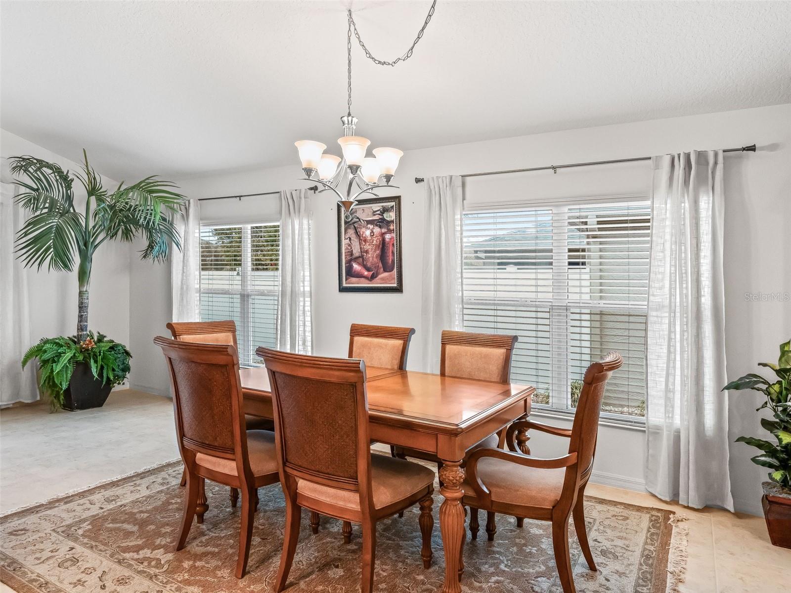 Image 22 of 52 For 3698 Robertson Way