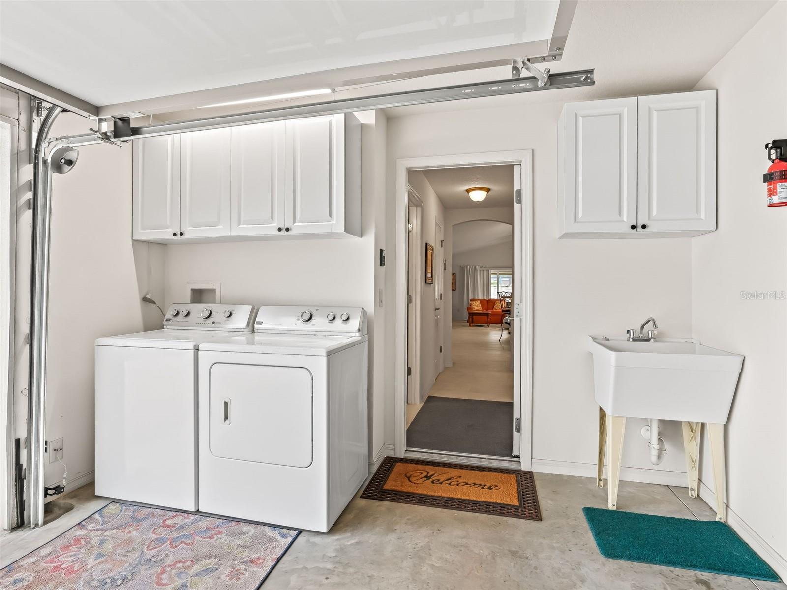 Image 37 of 52 For 3698 Robertson Way